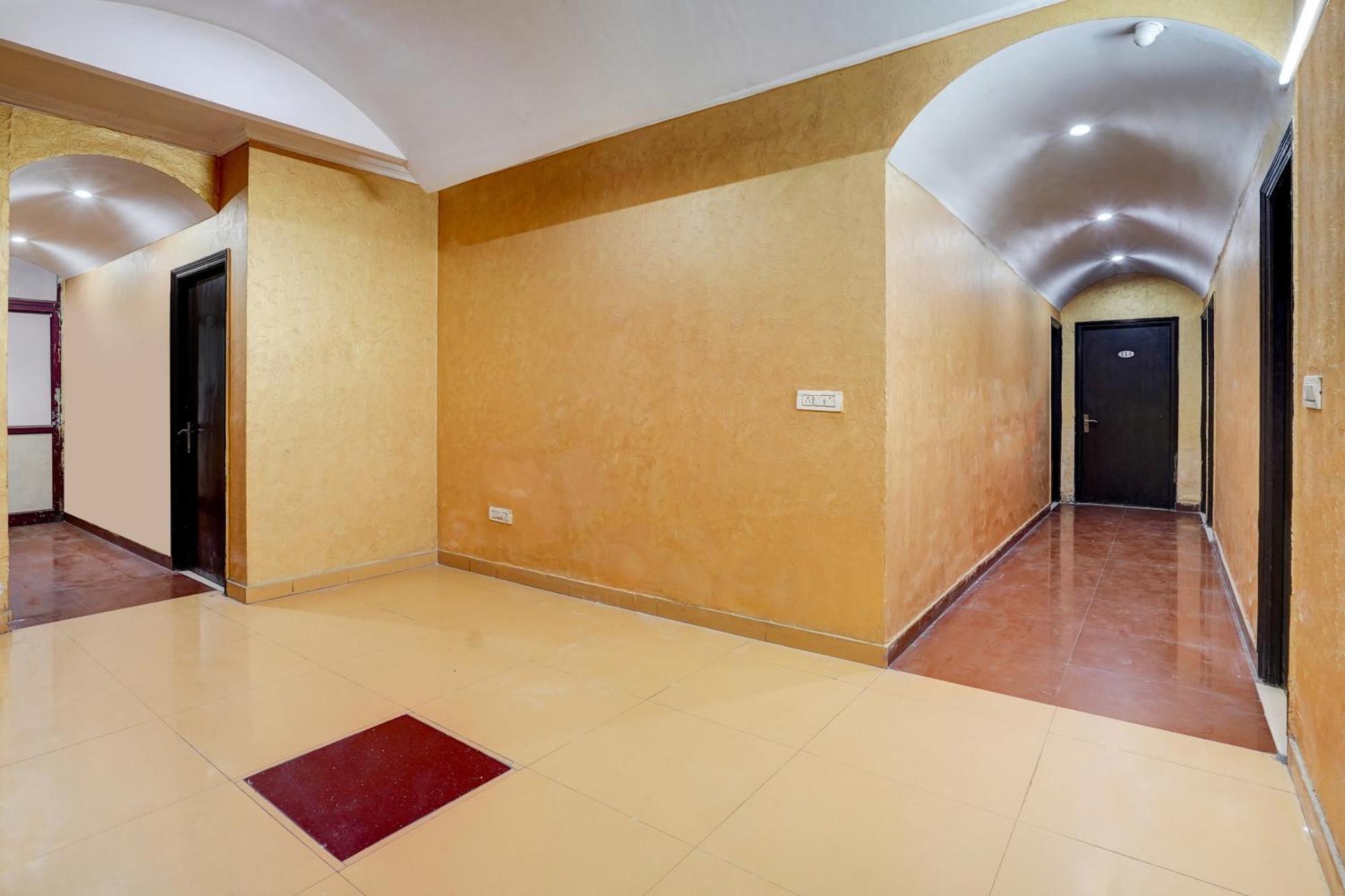 Super Hotel O Bg Hotel Faridabad Exterior foto